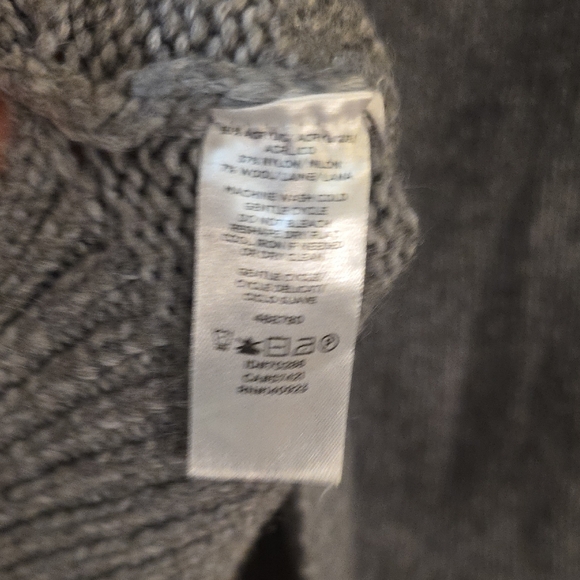 LOFT Black And Gray Fair Isle Women's Crewneck‎ Sweater - Medium - Picture 3 of 5